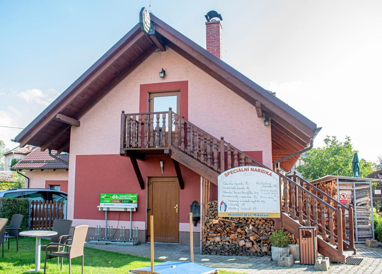 Hostinec A Penzion U Sv. Mikulase Hať Exteriör bild
