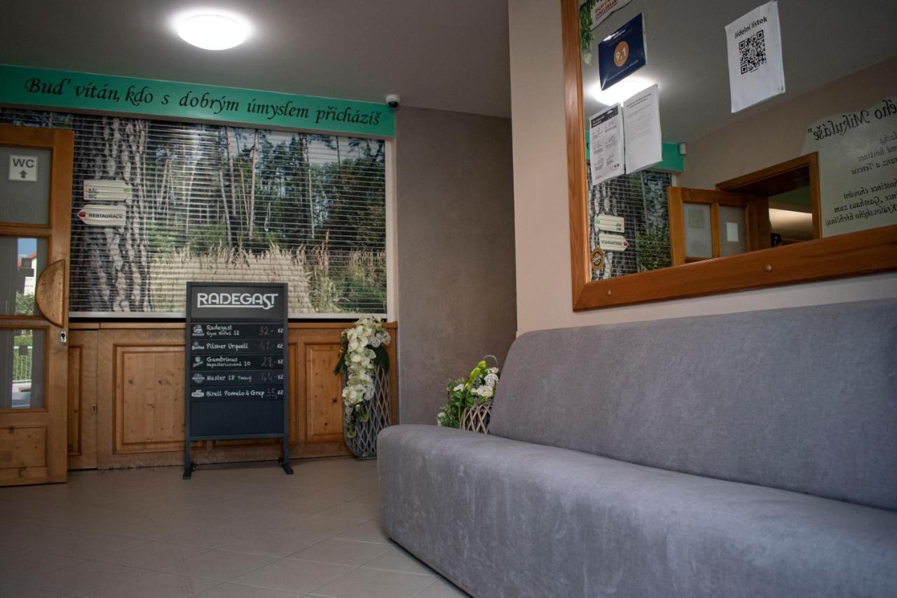 Hostinec A Penzion U Sv. Mikulase Hať Exteriör bild