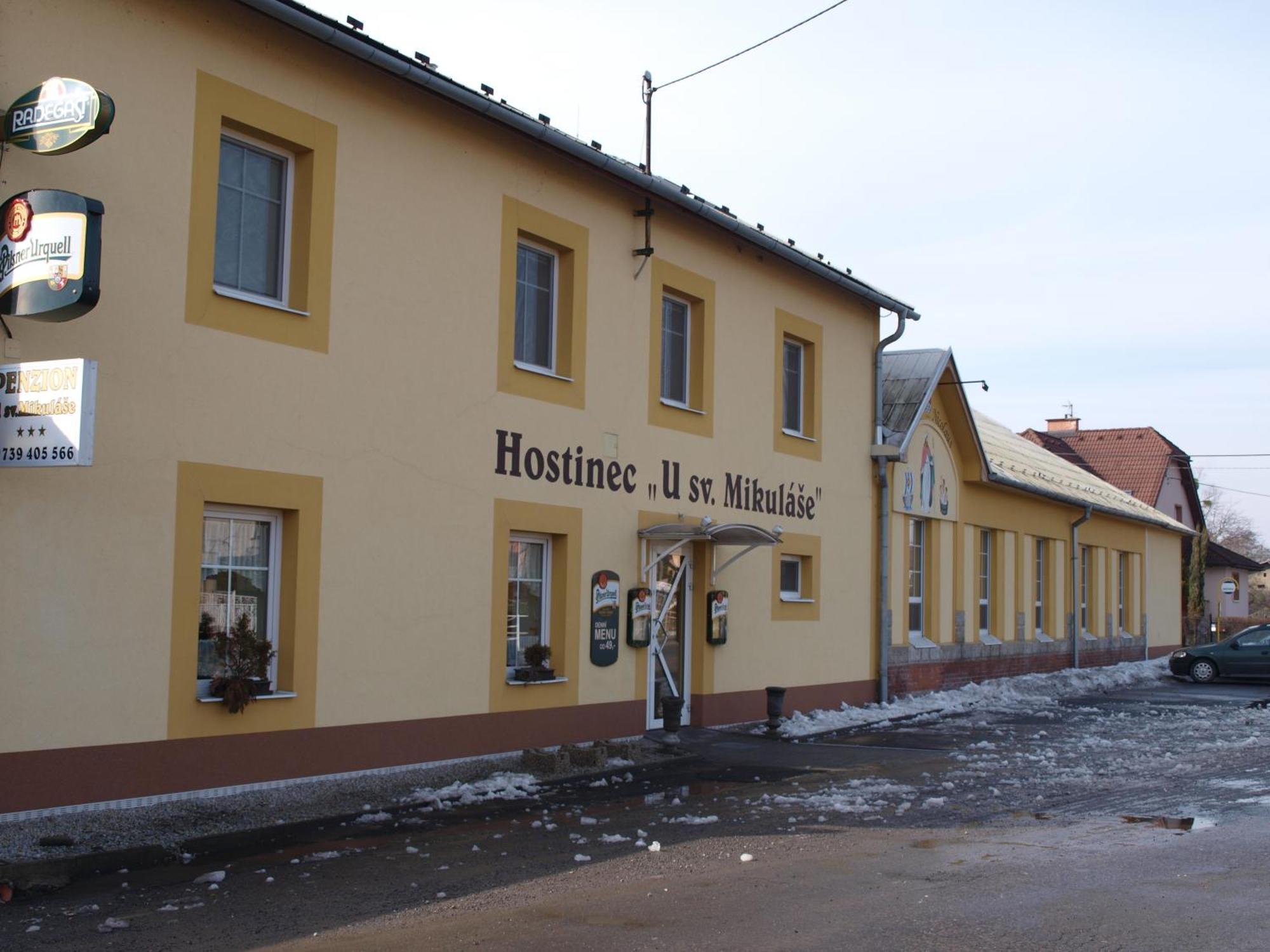 Hostinec A Penzion U Sv. Mikulase Hať Exteriör bild