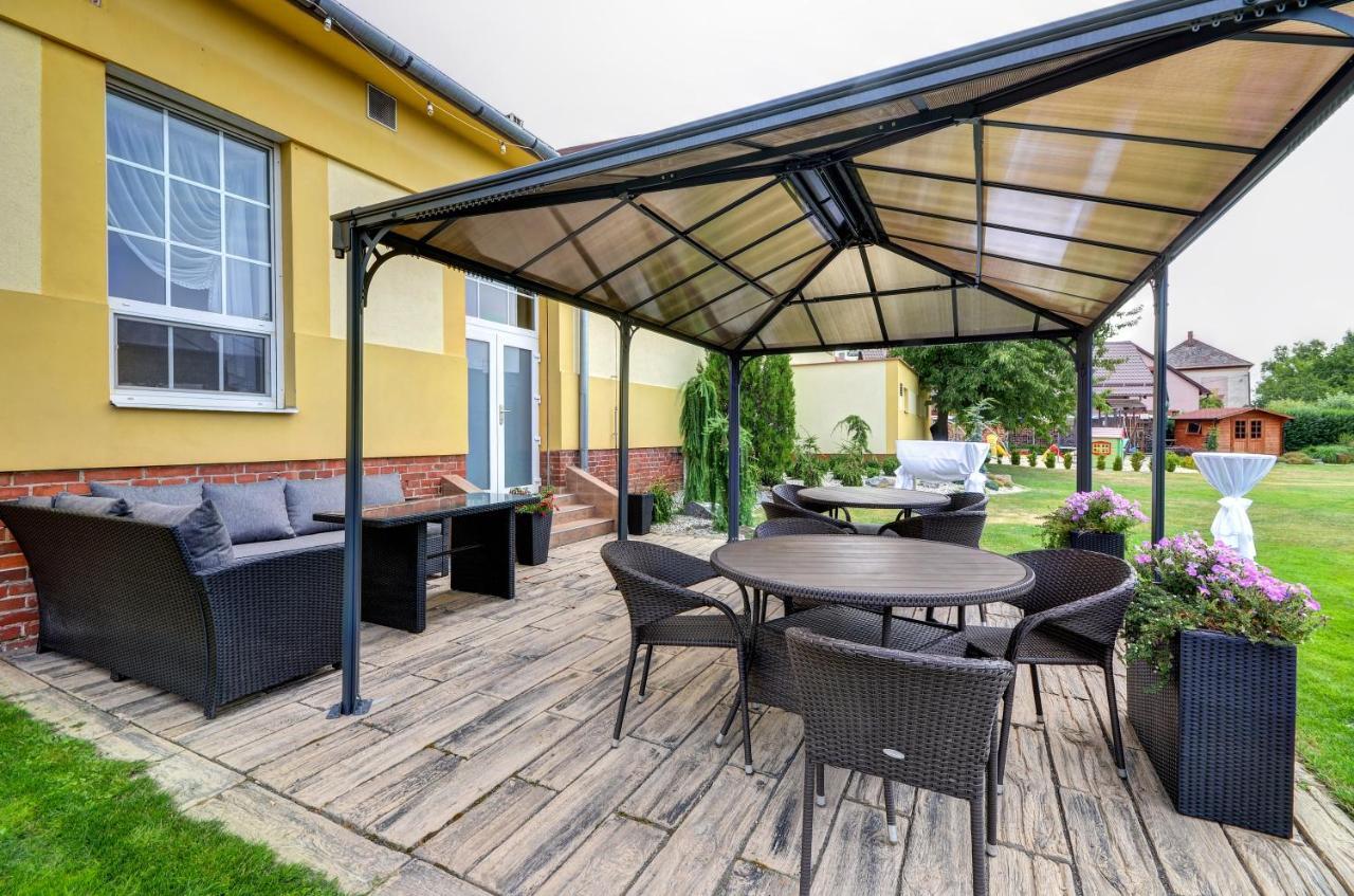 Hostinec A Penzion U Sv. Mikulase Hať Exteriör bild